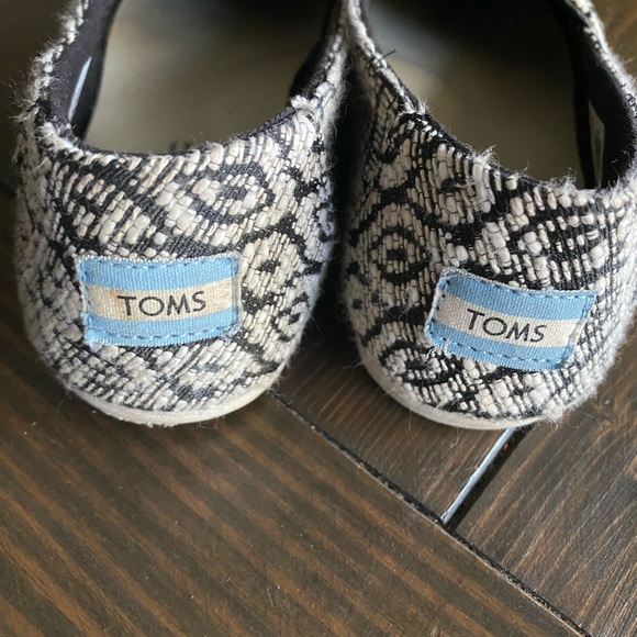 Toms Alpargata size 8 Black and Cream - Picture 3 of 6